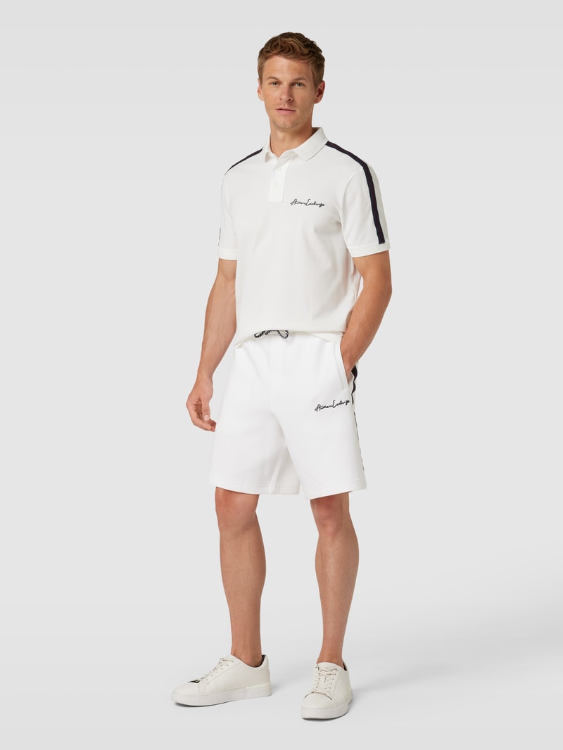 Shorts mit elastischem Bund in offwhite