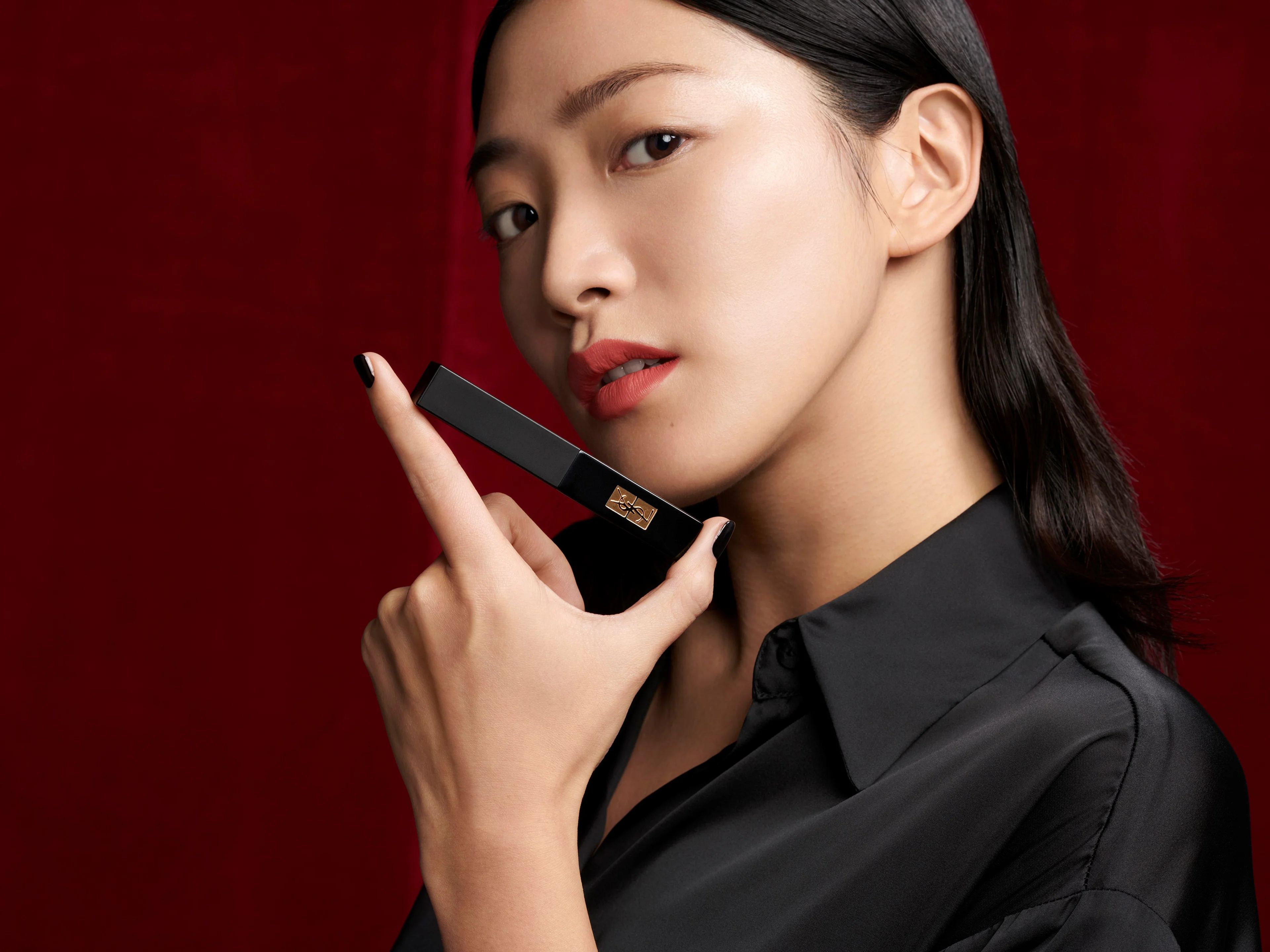 Rouge Pur Couture The Slim Velvet Radical Lipstick - Matt rúzs, Rúzs