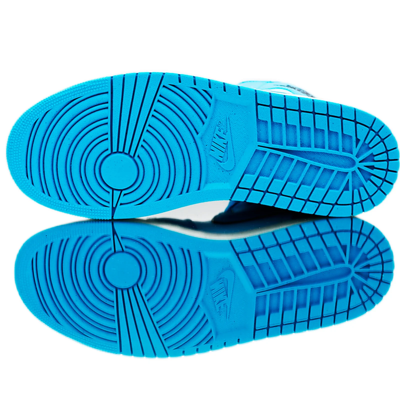 Jordan 1 Mid SE Ice Blue