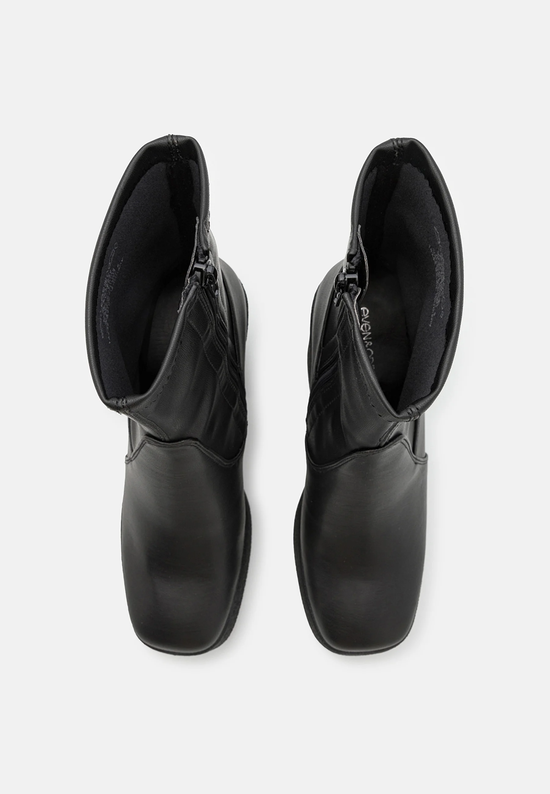 Botines de tacón par e impar