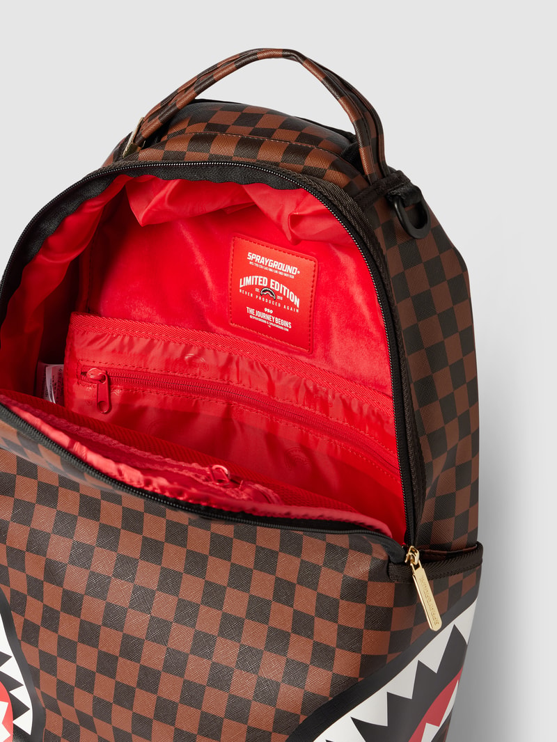 Rucksack mit Allover-Muster Modell 'SHARKS' in schwarz