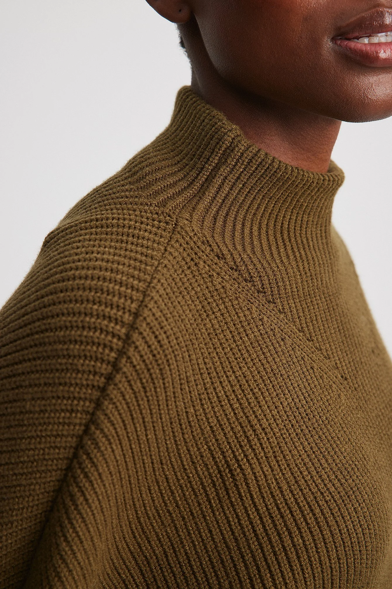 Rollkragenpullover gestrickt