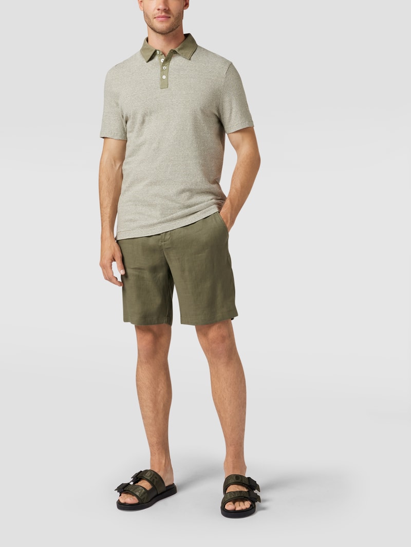 Leinenshorts mit teilelastischem Bund Modell 'Hunt Linen Shorts' in khaki