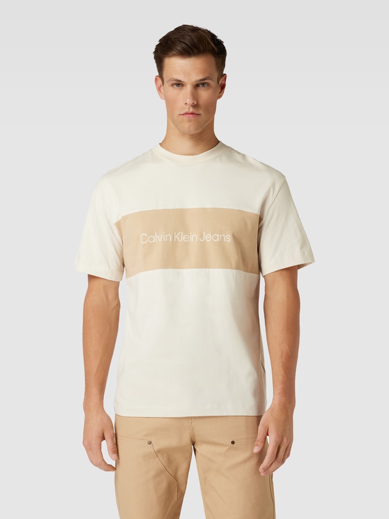 Oversized T-Shirt mit Label-Print Modell 'BLOCKING' in beige