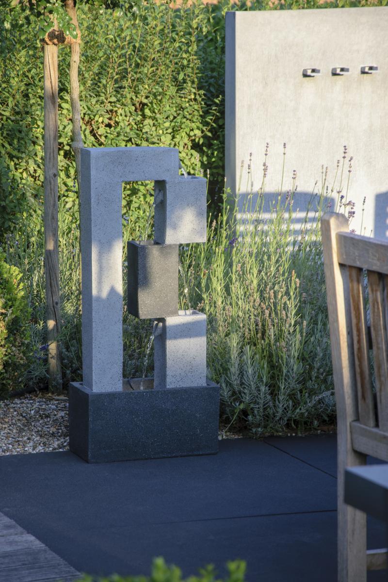 dobar Großer Design-Gartenbrunnen mit 3 Stufen und LEDs