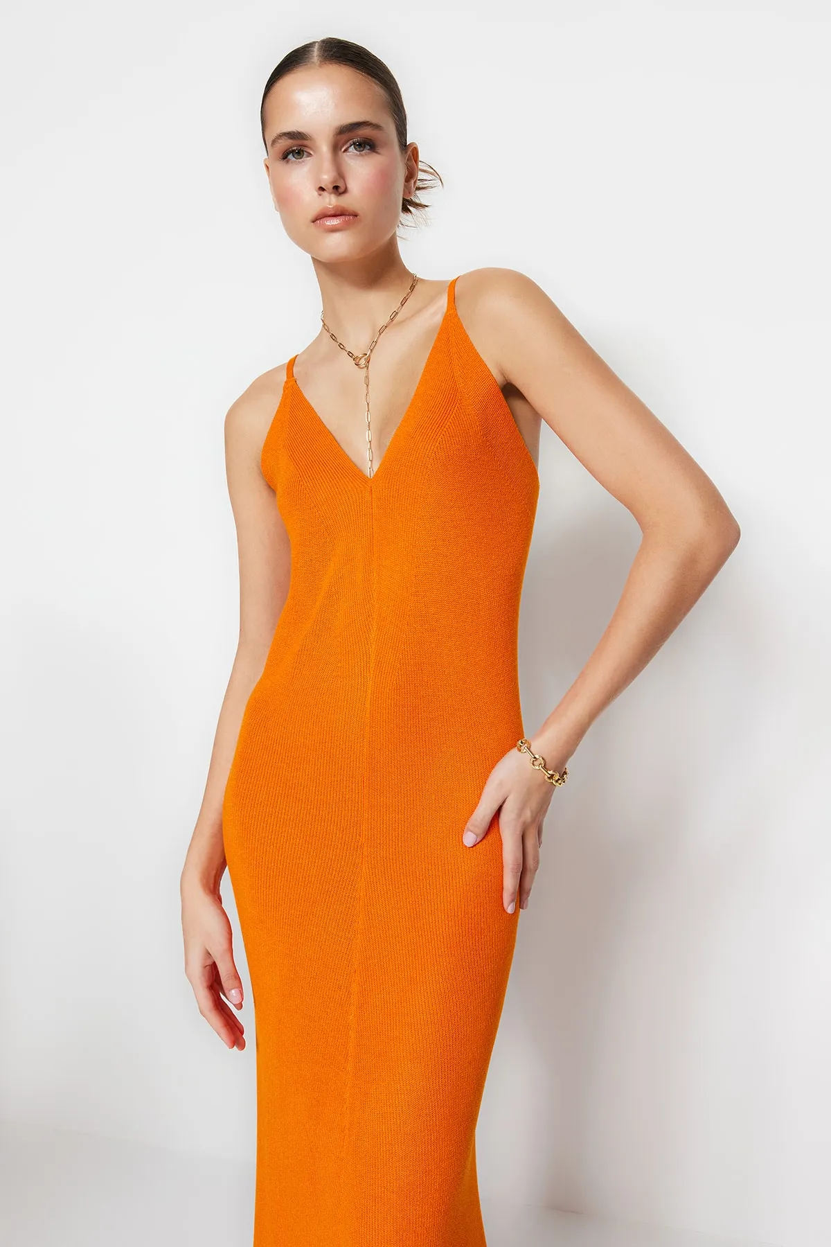 Trendyol Collection  Orangefarbenes Maxi-Strick-Basic-Kleid TWOSS20EL1574