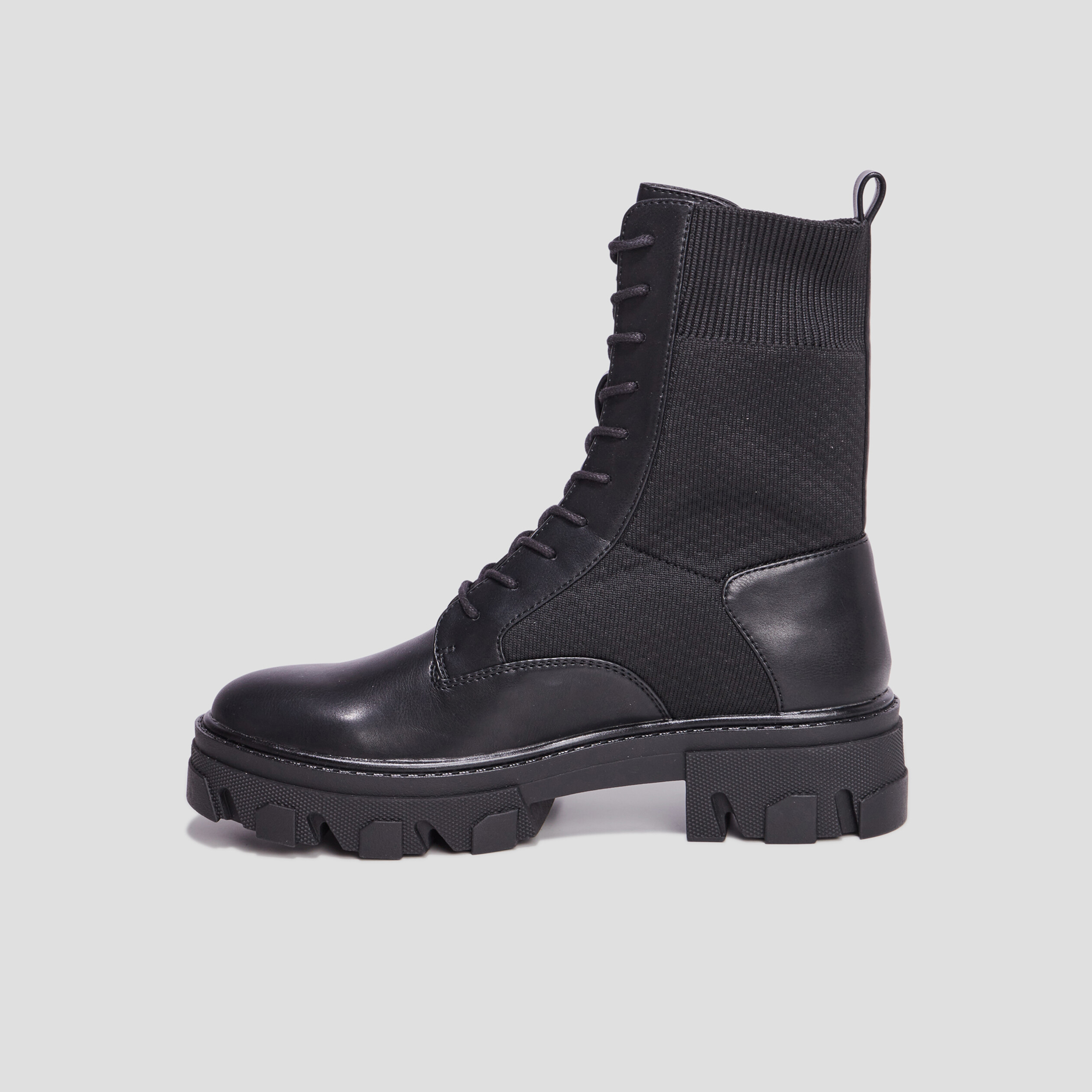 Bottines à lacets semelle chunky noir femme | La Halle