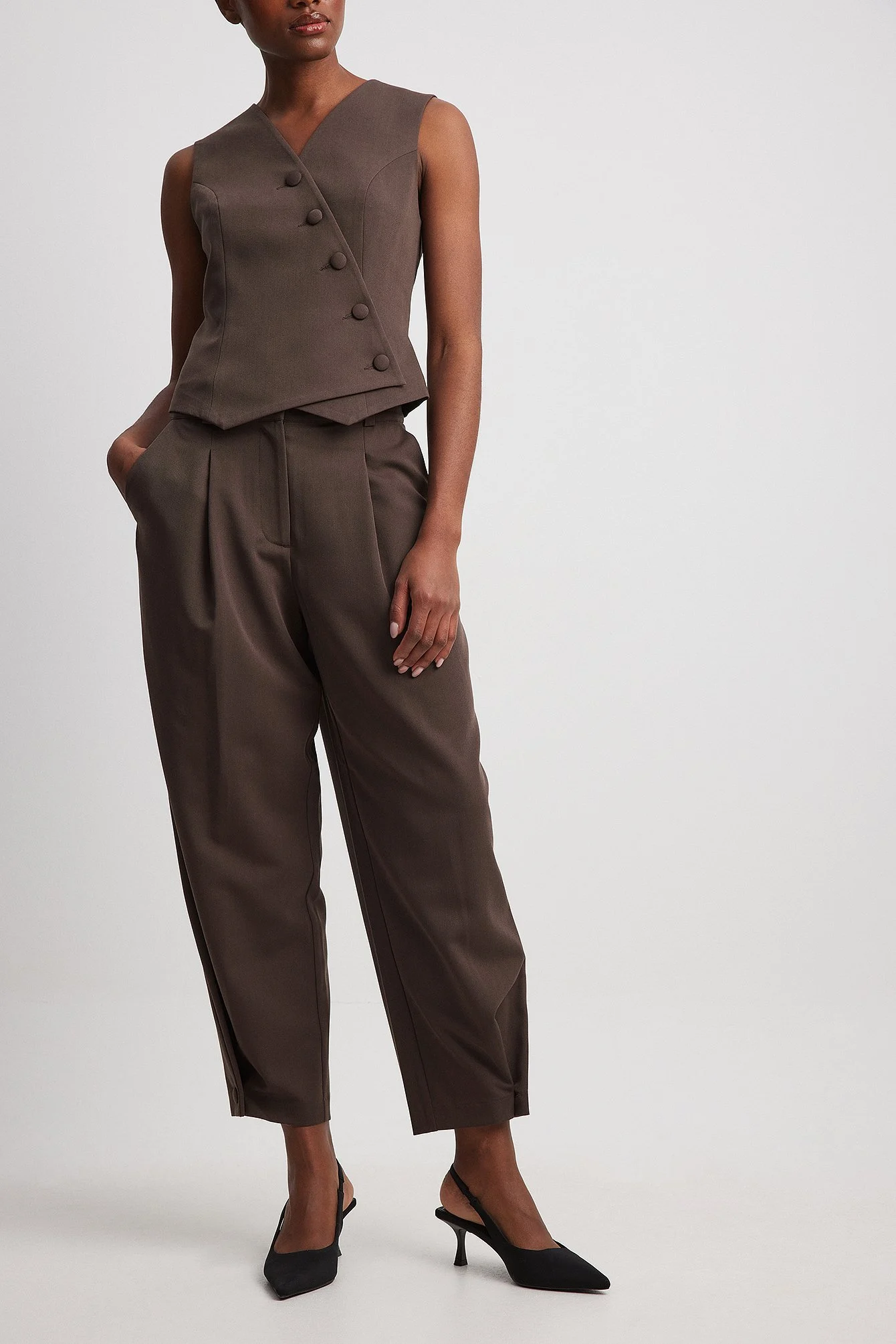 Karottenhose mit hoher Taille