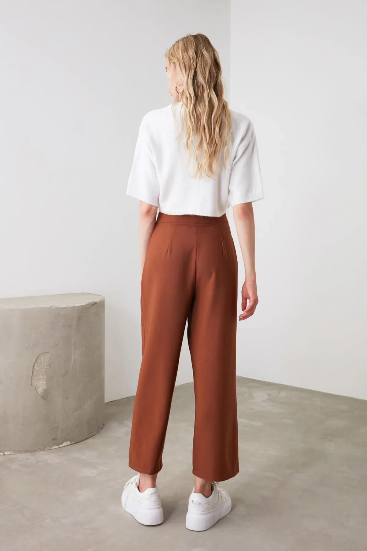 Trendyol Collection  Braune Webhose mit weitem Bein TWOSS20PL0090