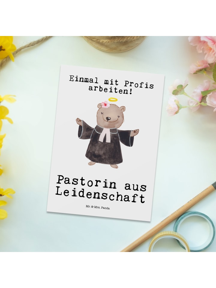 Mr. & Mrs. Panda Postkarte Pastorin Leidenschaft mit Spruch in Weiß günstig kaufen onesize