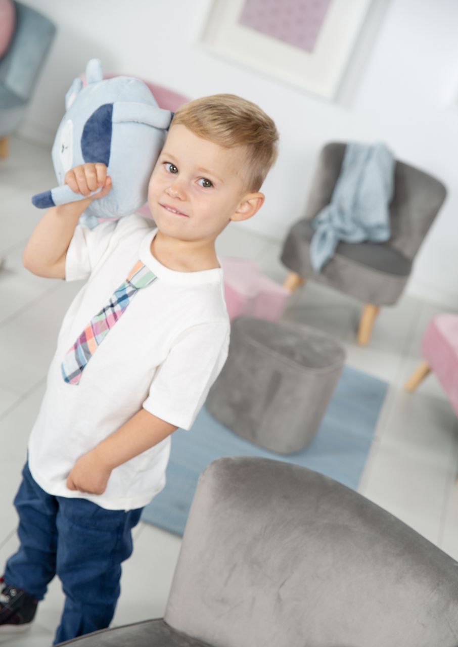 Roba Kindersessel „Lil Sofa“, bequemer Sessel mit stabilen Holzfüßen und grauem Samtstoff