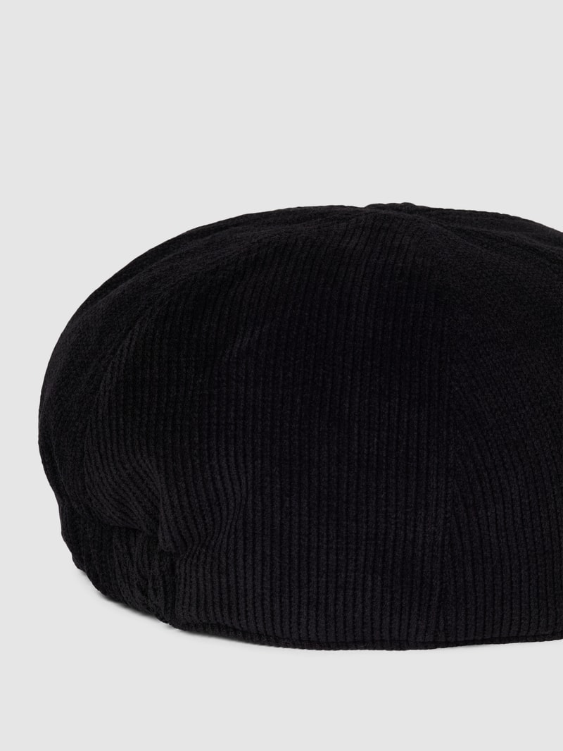 Schiebermütze im unifarbenen Design in schwarz