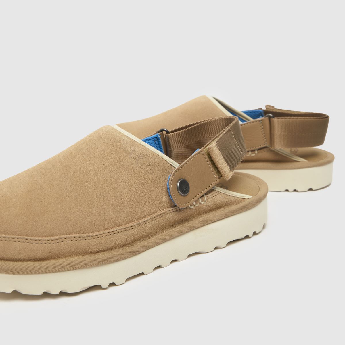 UGG Goldencoast klumpa szandál homokszínű