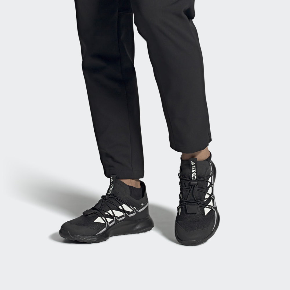 adidas Voyager 21 Travel HP8612 / schwarz