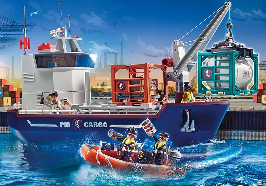 Gro&szlig;es Containerschiff mit Zollboot