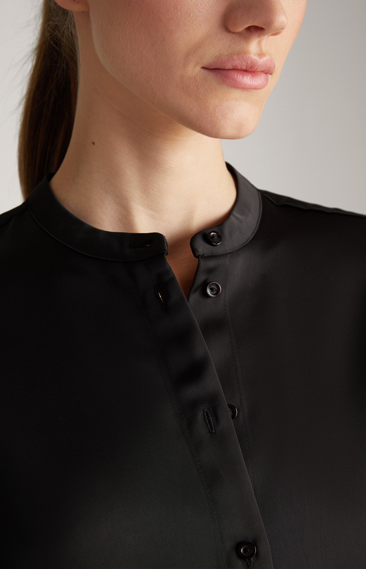 Satin-Bluse in Schwarz