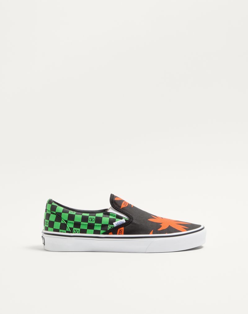 Valentino Garavani og Vans slip-on sneaker i stof med V-logo skakbrætprint og tropiske bladeprint