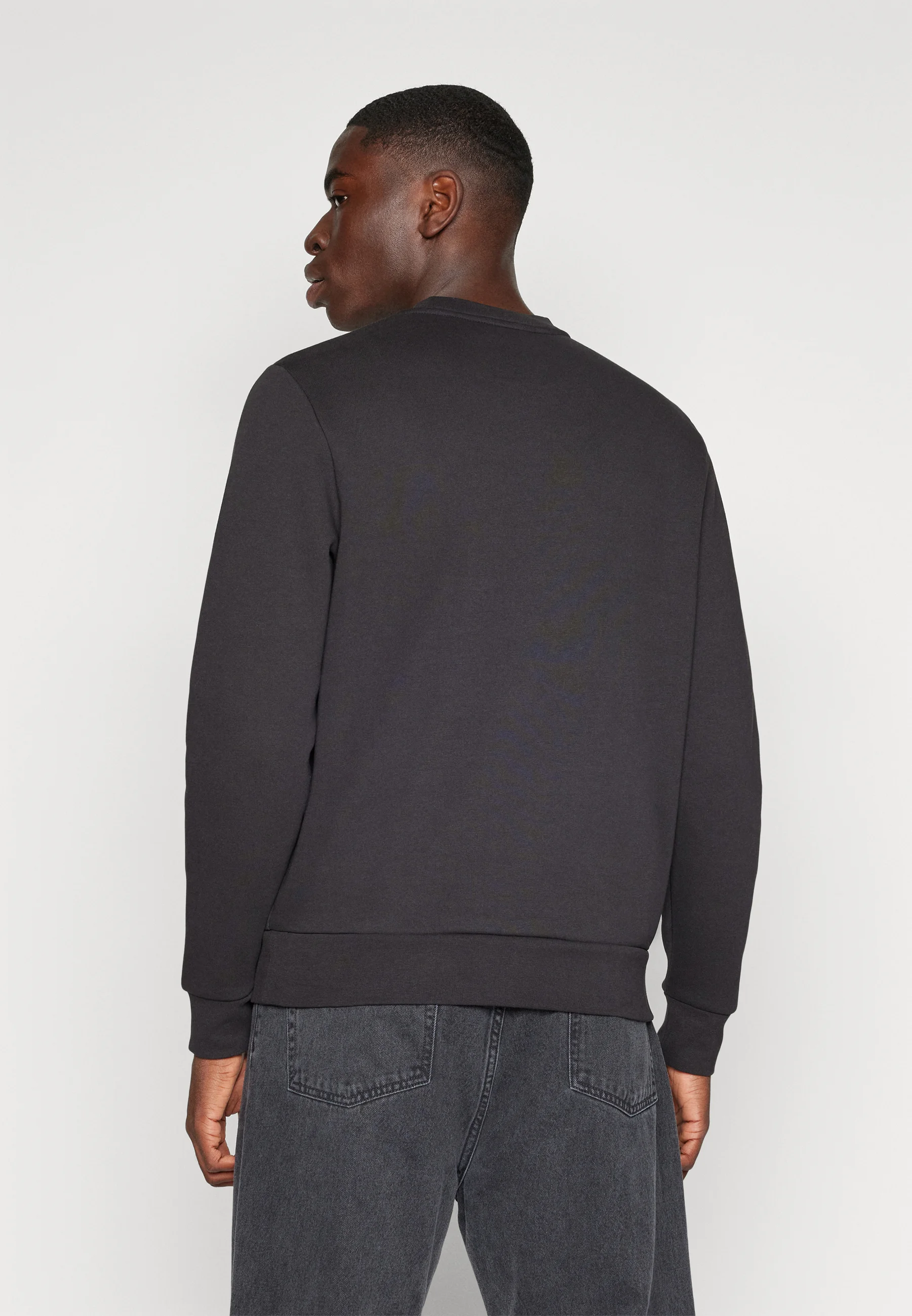 Sudadera con logo de caja superpuesto de Calvin Klein