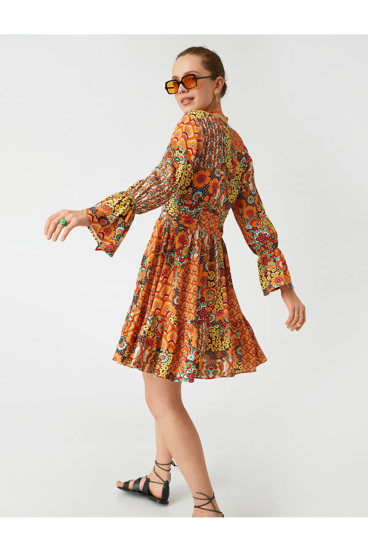 Koton  Ethnisch gemustertes Minikleid mit langen Ärmeln