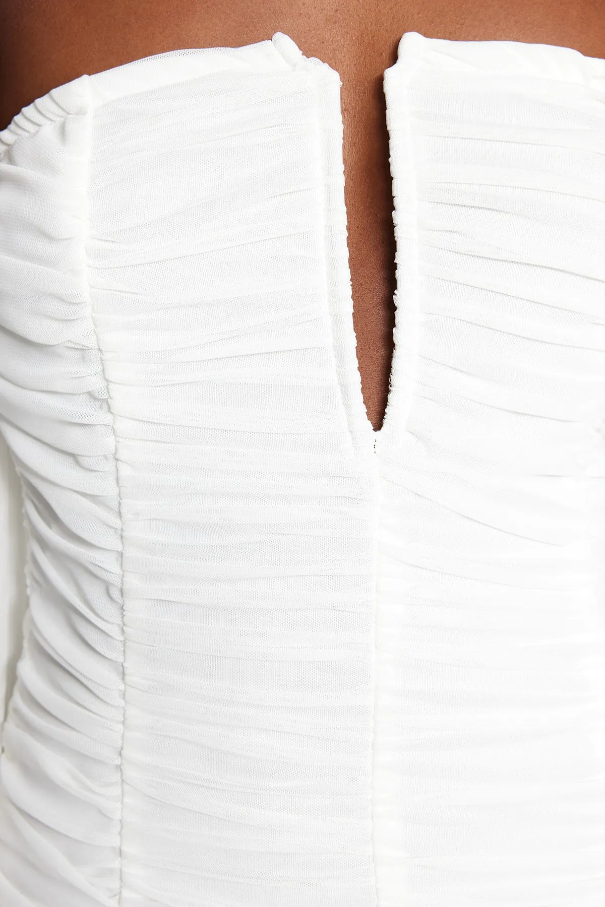 Trendyol Collection  Ecru, figurbetontes, gefüttertes Tüll-Brautabendkleid TPRSS23EL00189