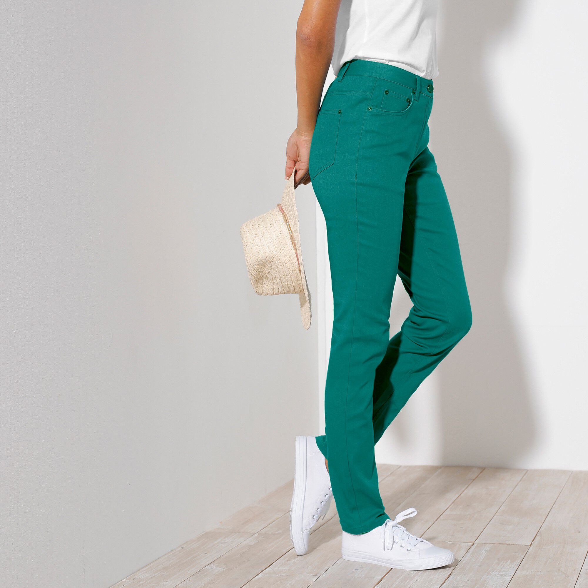 Pantalon fuselé couleur