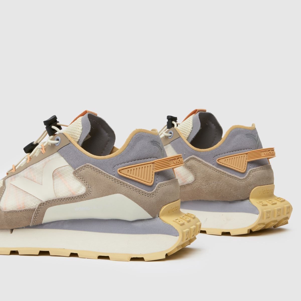 Victoria Wing Tech-sneakers i beige, flerfärgad