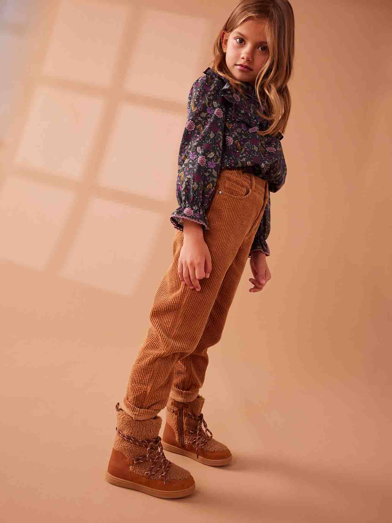 Vertbaudet Mädchen Mom-Fit-Cordhose, Hüftweite SLIM - camel