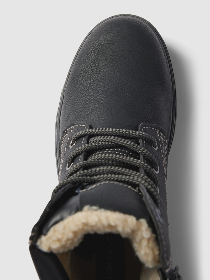 Stiefel mit Kunstfellbesatz in schwarz