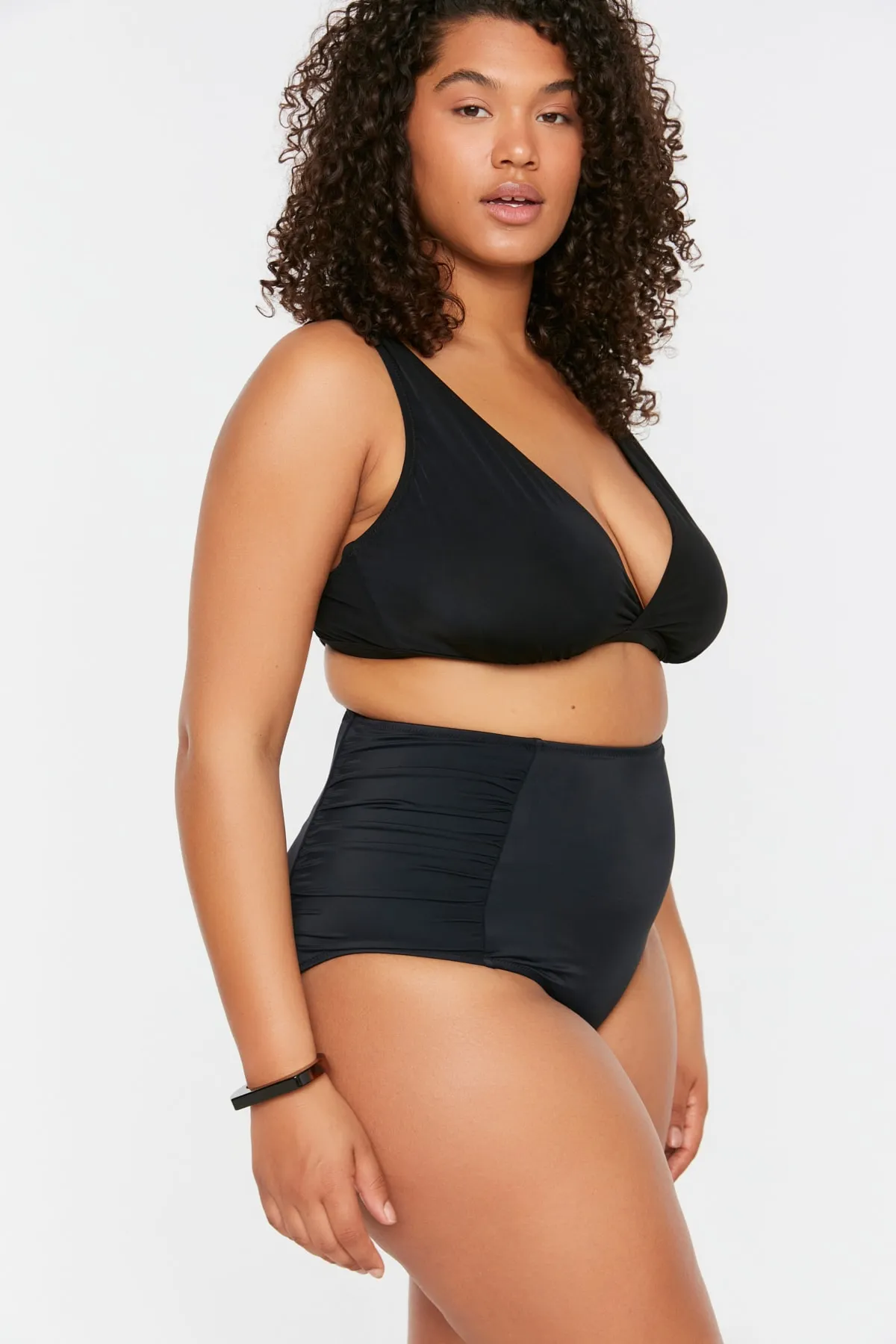 Trendyol Curve  Schwarze Bikinihose mit hoher Taille TBSSS22BA0329