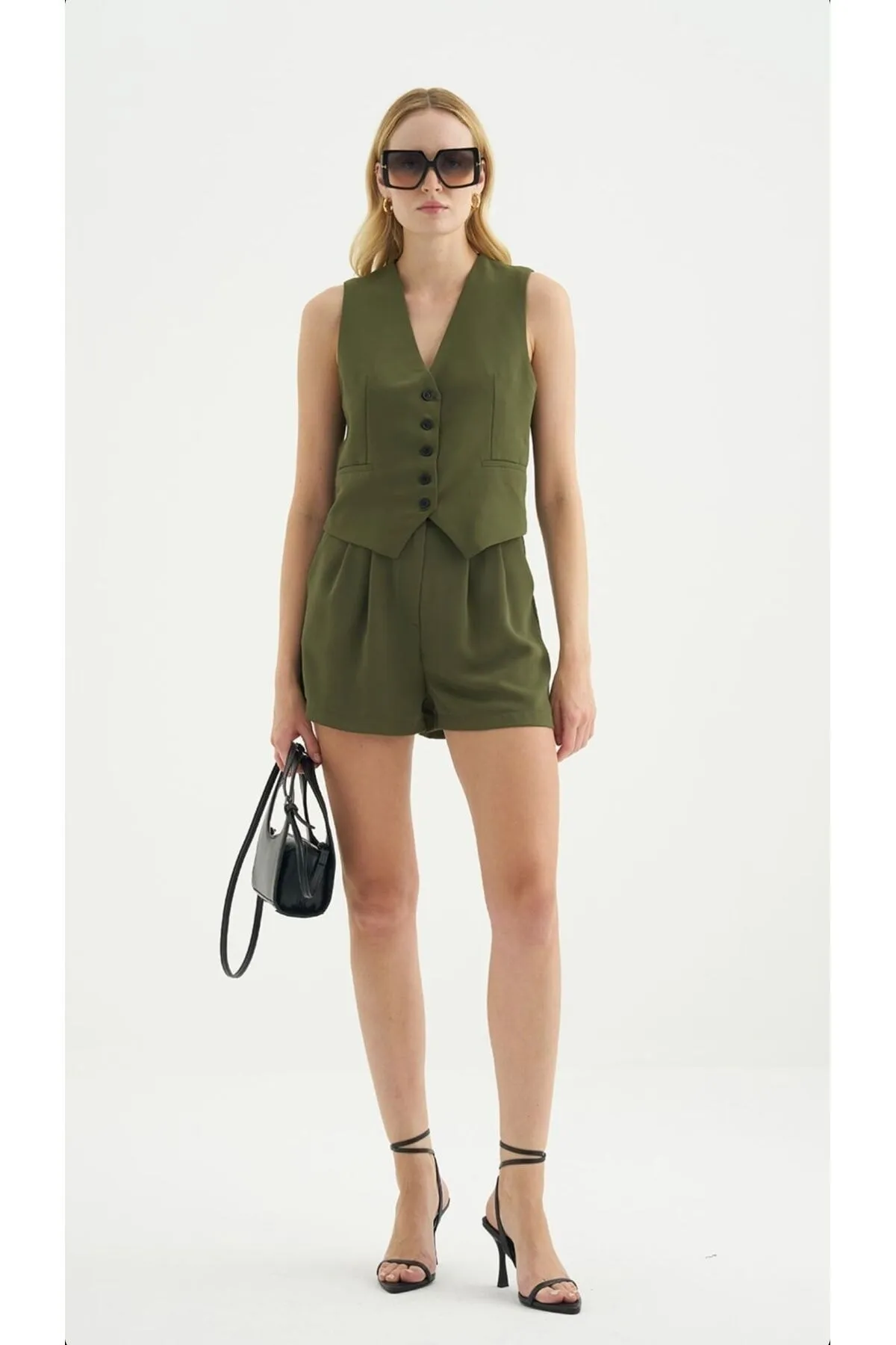 Laluvia  Khakifarbenes Weste-Shorts-Set