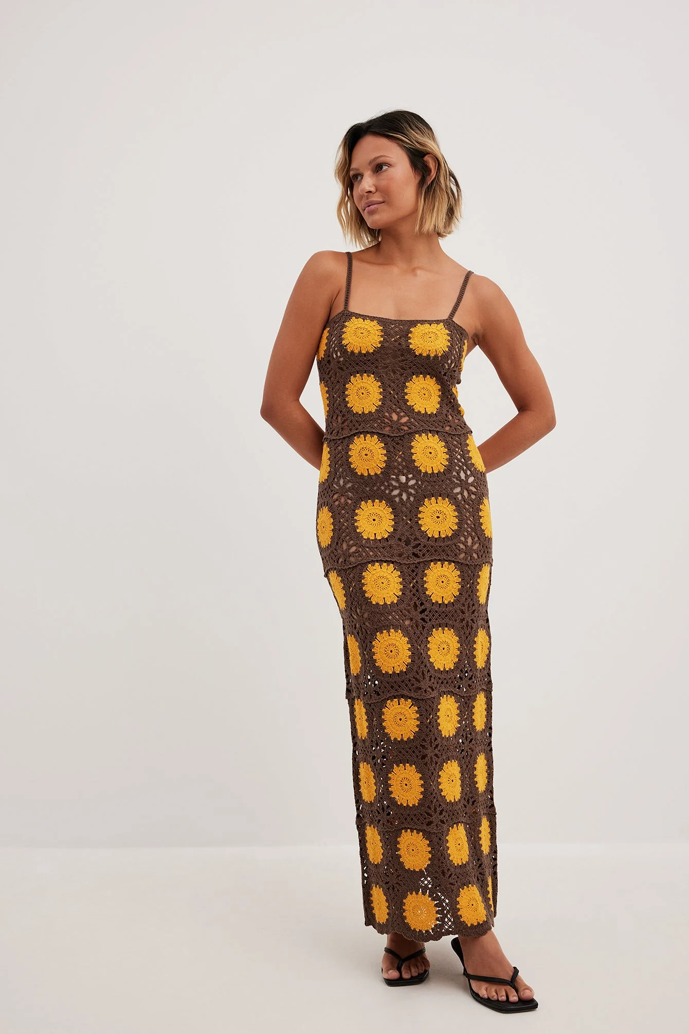Gehäkeltes Maxi-Strickkleid