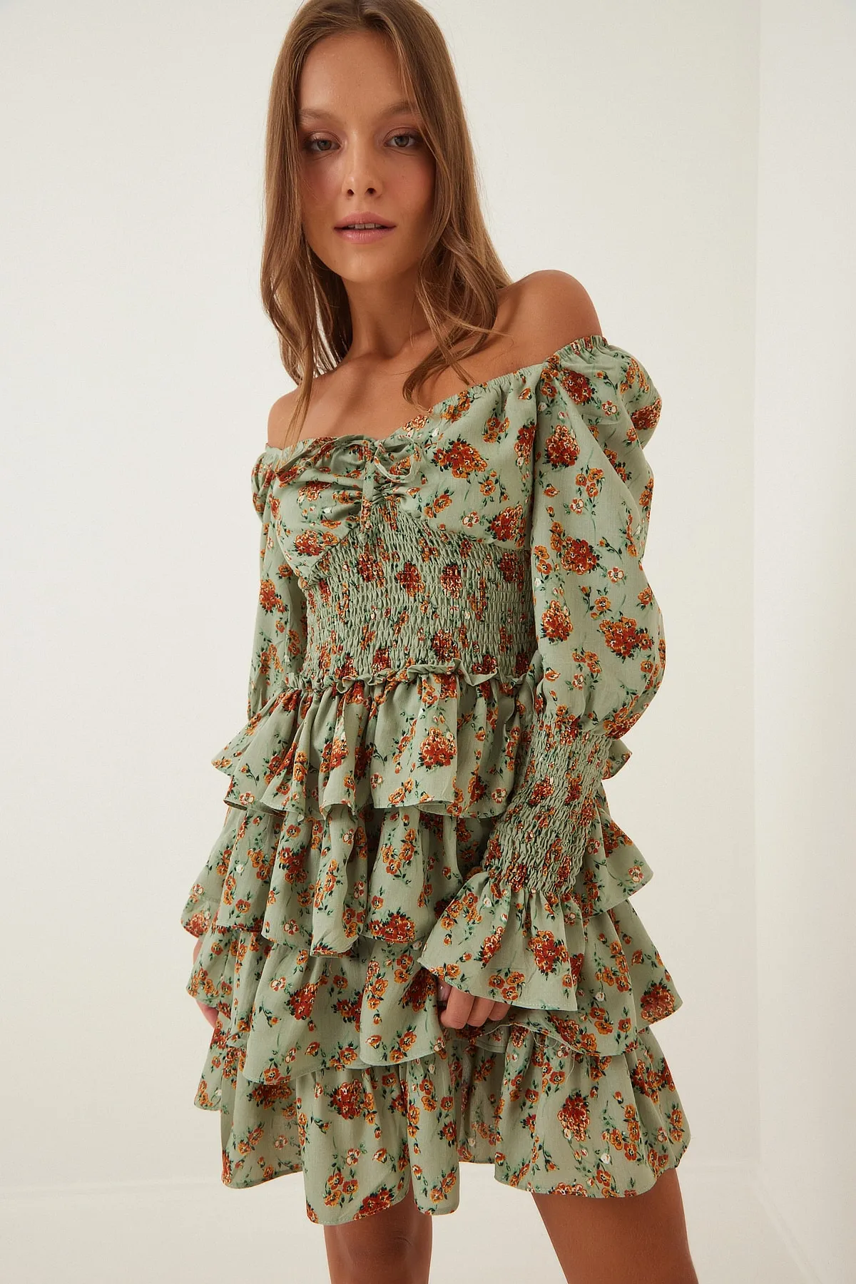 Happiness İstanbul  Grünes geblümtes Katkat-Rüschen-Mini-Sommerkleid für Damen FN02947