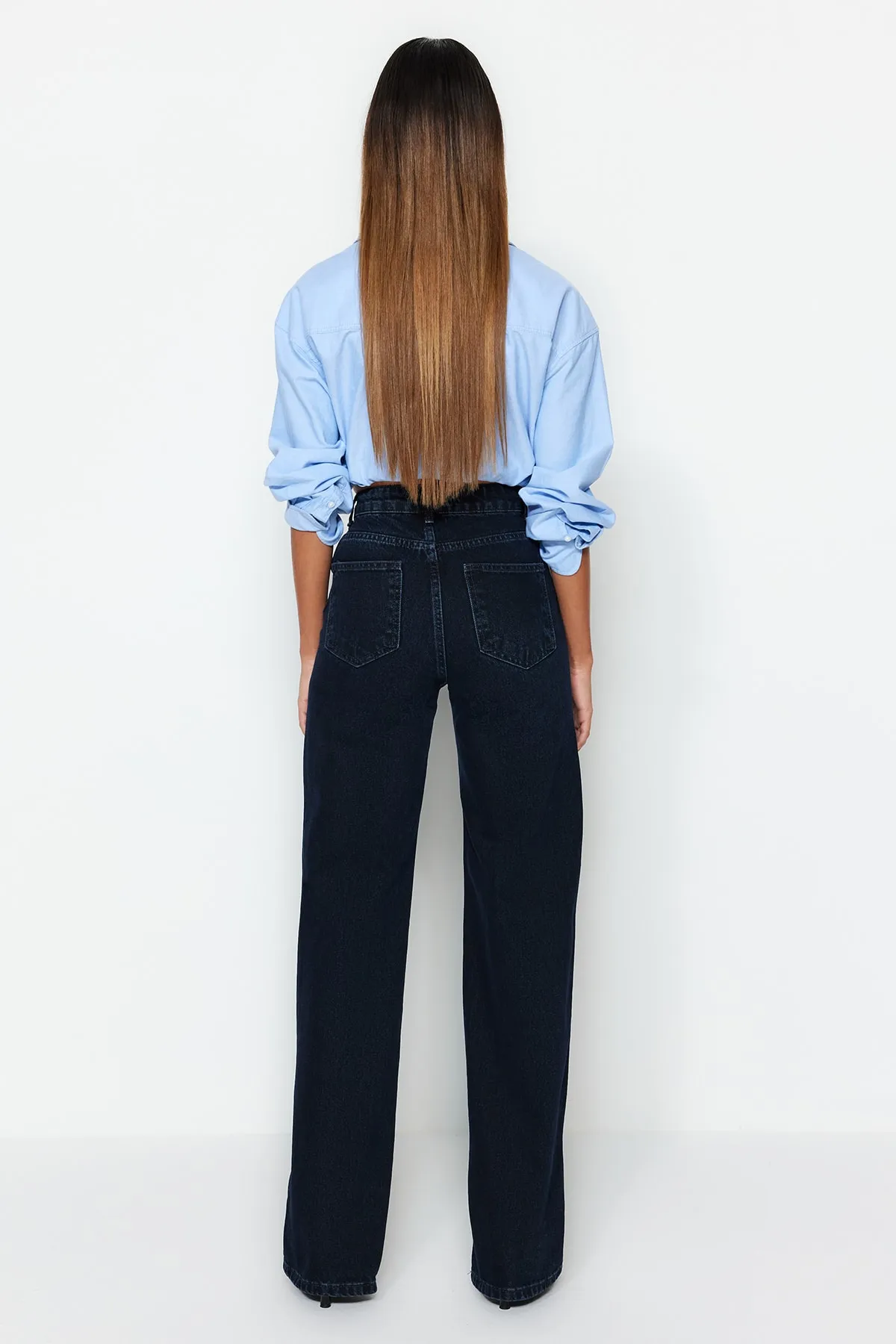 Trendyol Collection  Mitternachtsblaue Jeans mit hoher Taille und weitem Bein TWOSS23JE00083