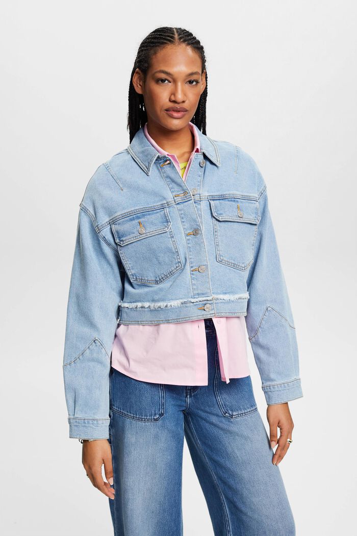 Verkürzte Jeansjacke mit fransigem Besatz