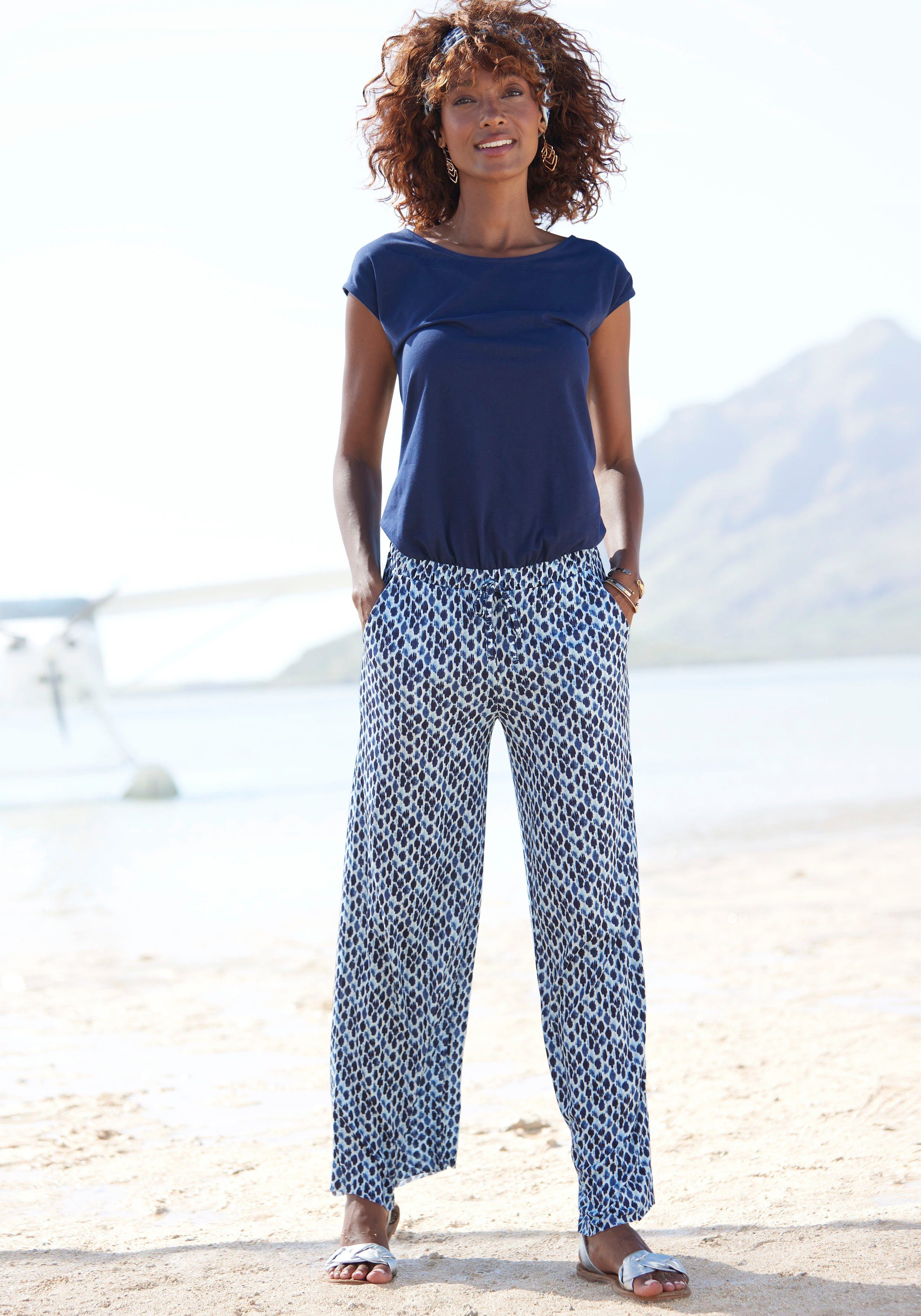 LASCANA Overall mit weitem Bein