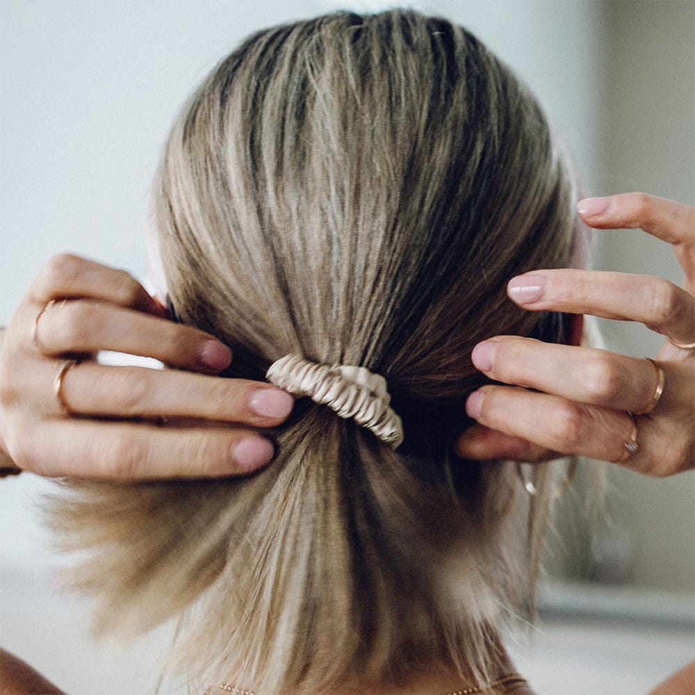 Ailoria Scrunchie S und M aus Seide Beige