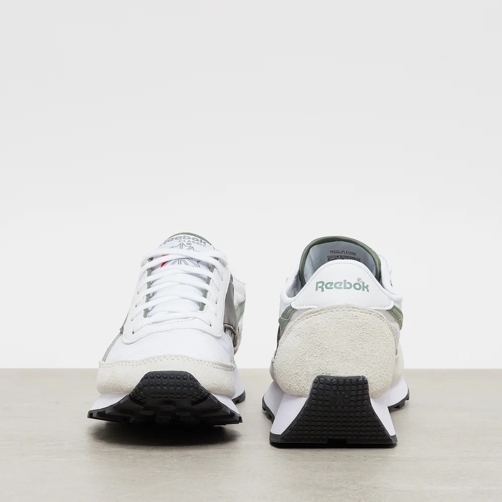 Reebok AZ Runner FY7568 / weiss