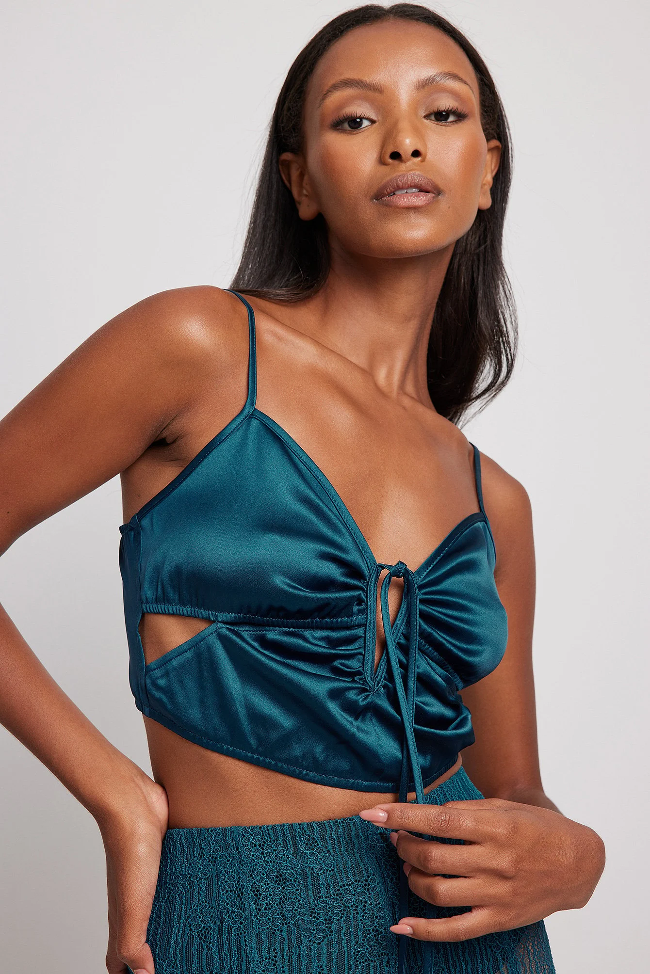 Top mit Cut-out-Details