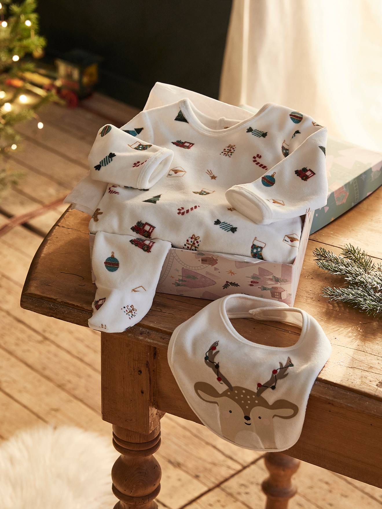 Coffret cadeau de Noël bébé dors-bien en velours + bavoir mixte ivoire imprimé