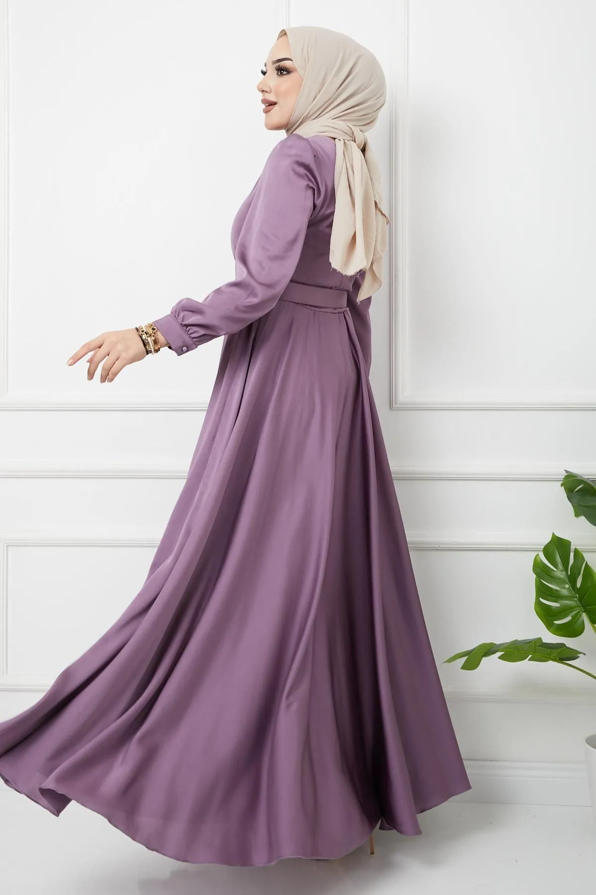 Olcay  Ausgestelltes Abendkleid mit Gürtelzubehör Flieder 1602