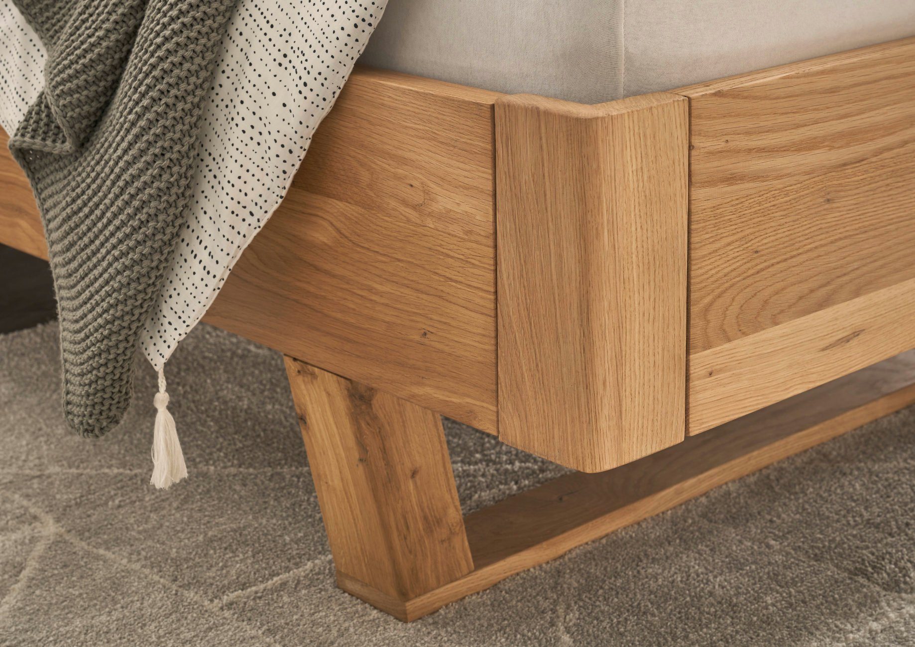 Empinio24 Massivholzbett TJ, Schwebebett, Liegeflächen 140, 180, Eiche massiv