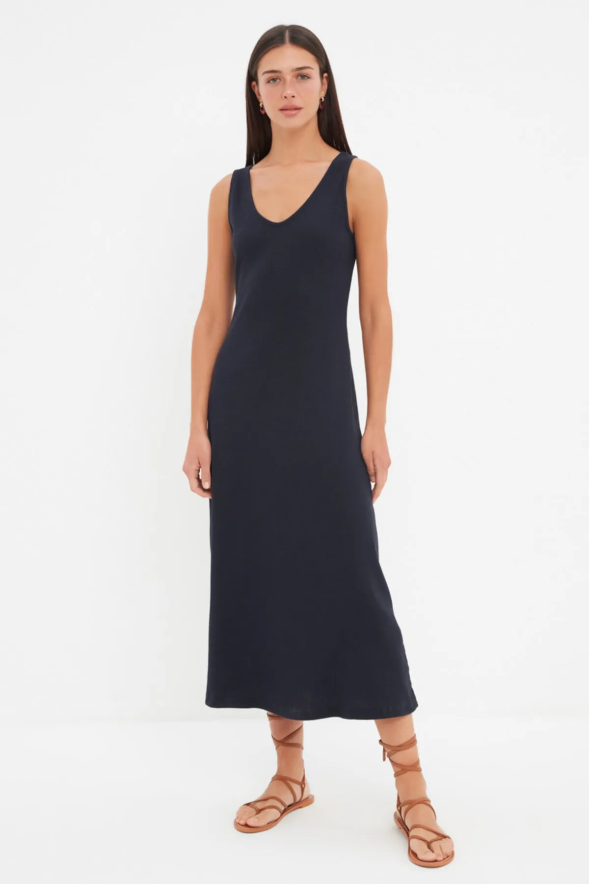 Trendyol Collection  Marineblaues schnurgebundenes Midi-Strickkleid in A-Linie TWOSS22EL2964