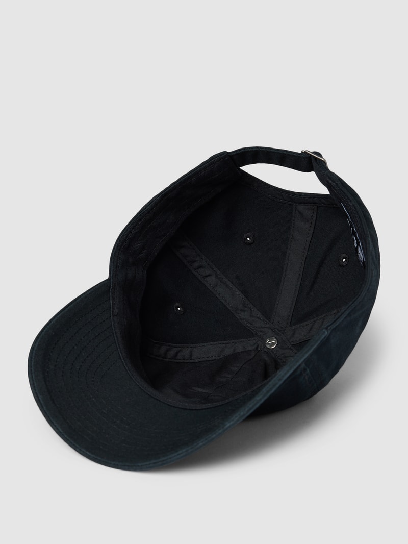 Basecap mit Label-Stitching in schwarz