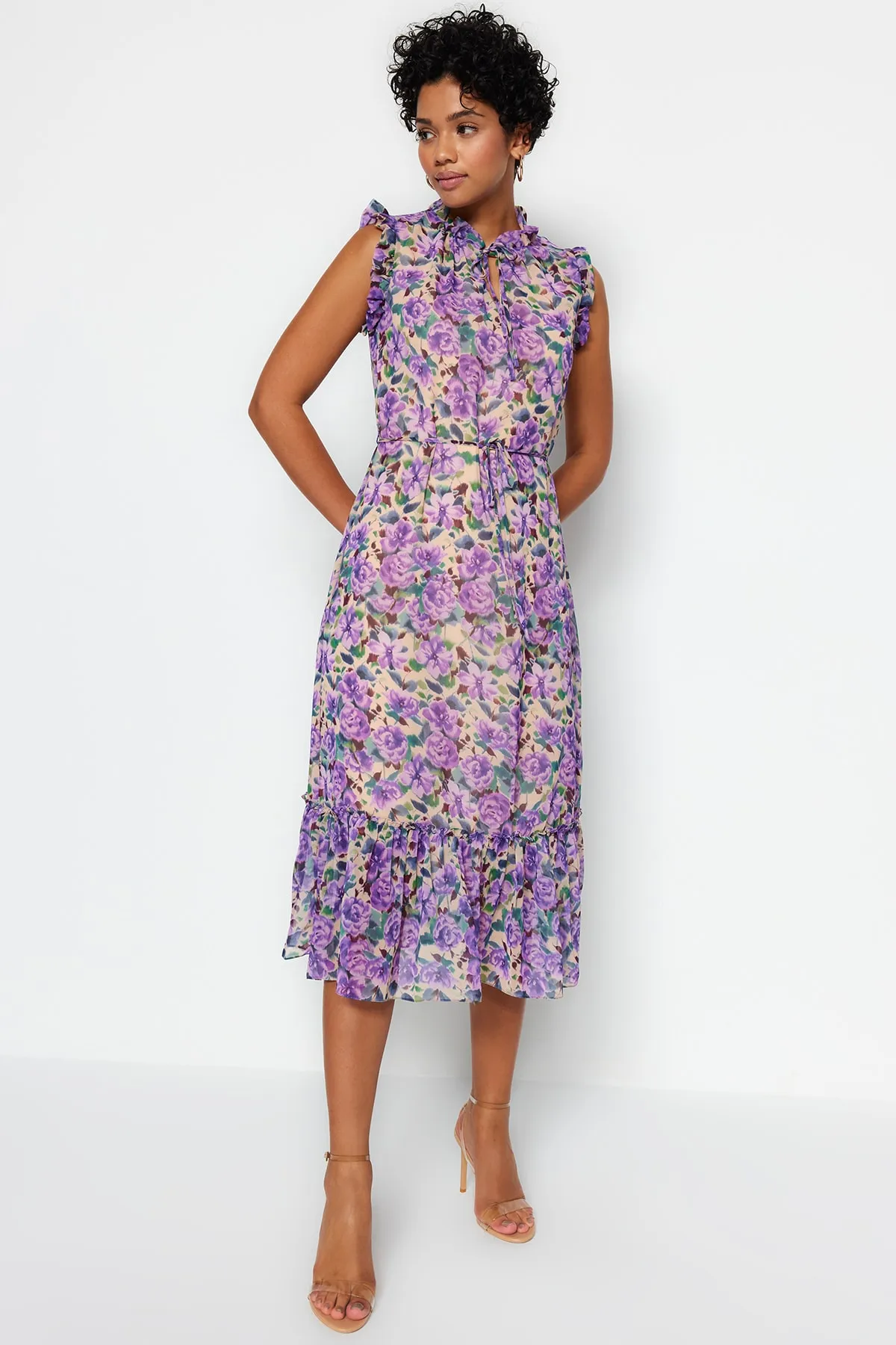 Trendyol Collection  Mehrfarbig gemustertes Midi-Gewebekleid in A-Linie/Glockenform TWOSS23EL01840