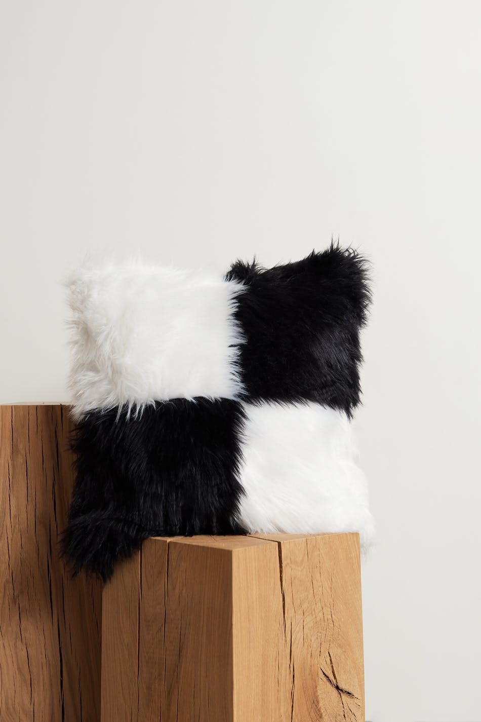Gina fur pillow
