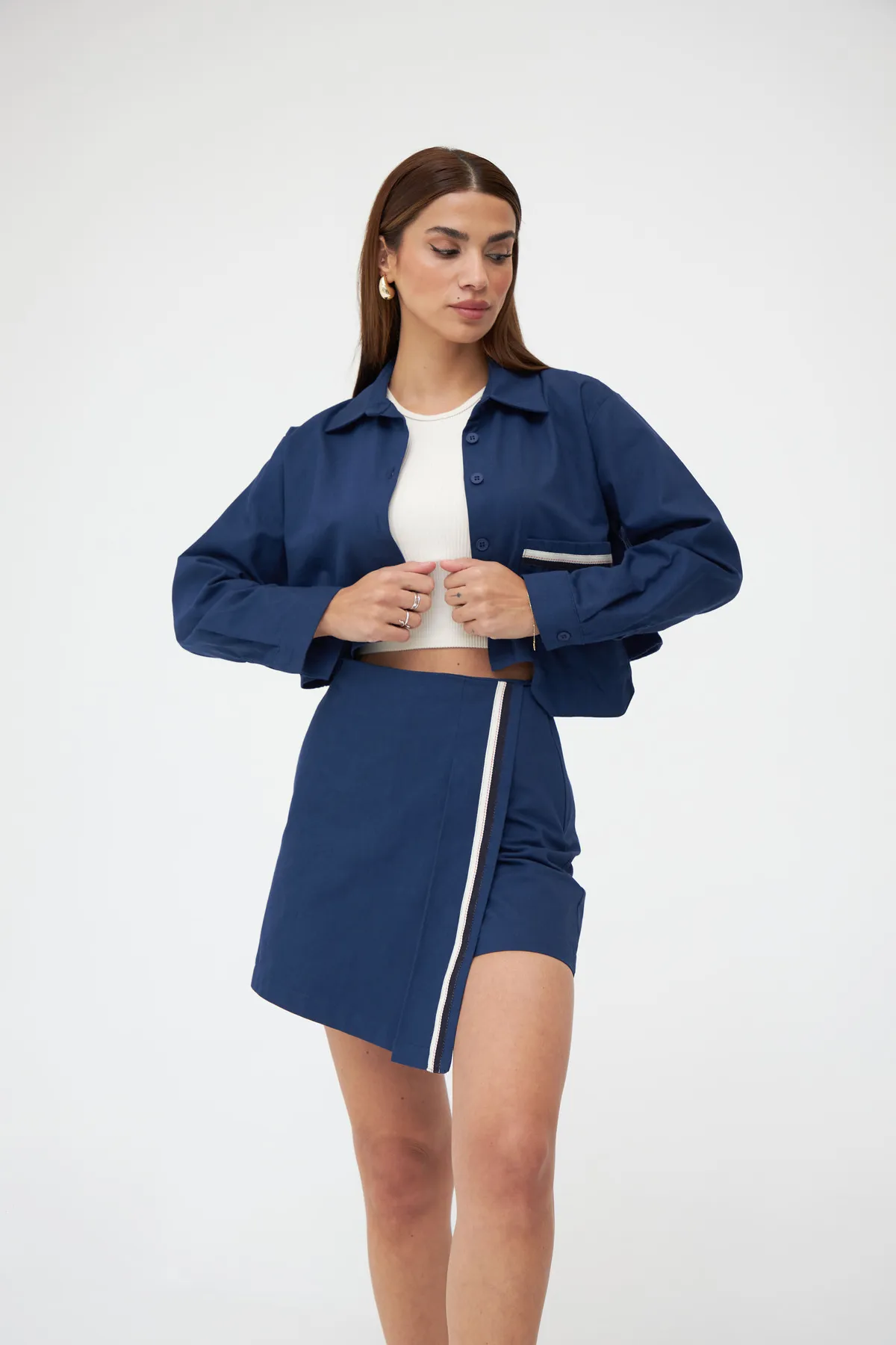 Laluvia  Marineblaues Baumwoll-Hemd-Shorts-Rock-Set mit Streifen vorne und detailliertem Detail