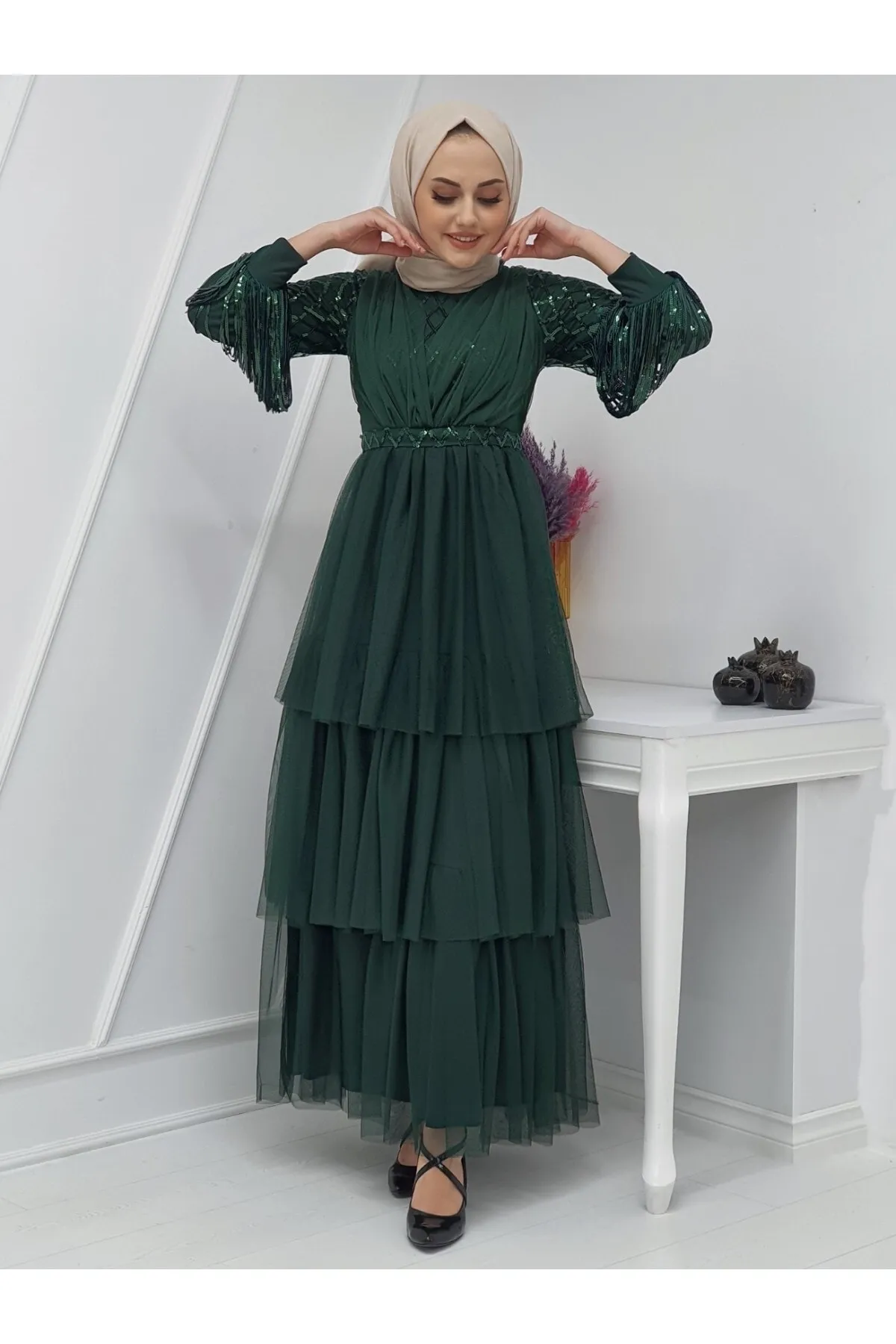 Modamorfo  Abendkleid aus Tüll mit Pailletten und Ärmeln