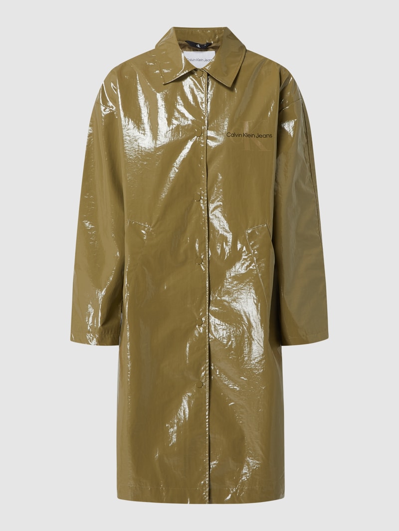 Trenchcoat in Lack-Optik  in olivgrün