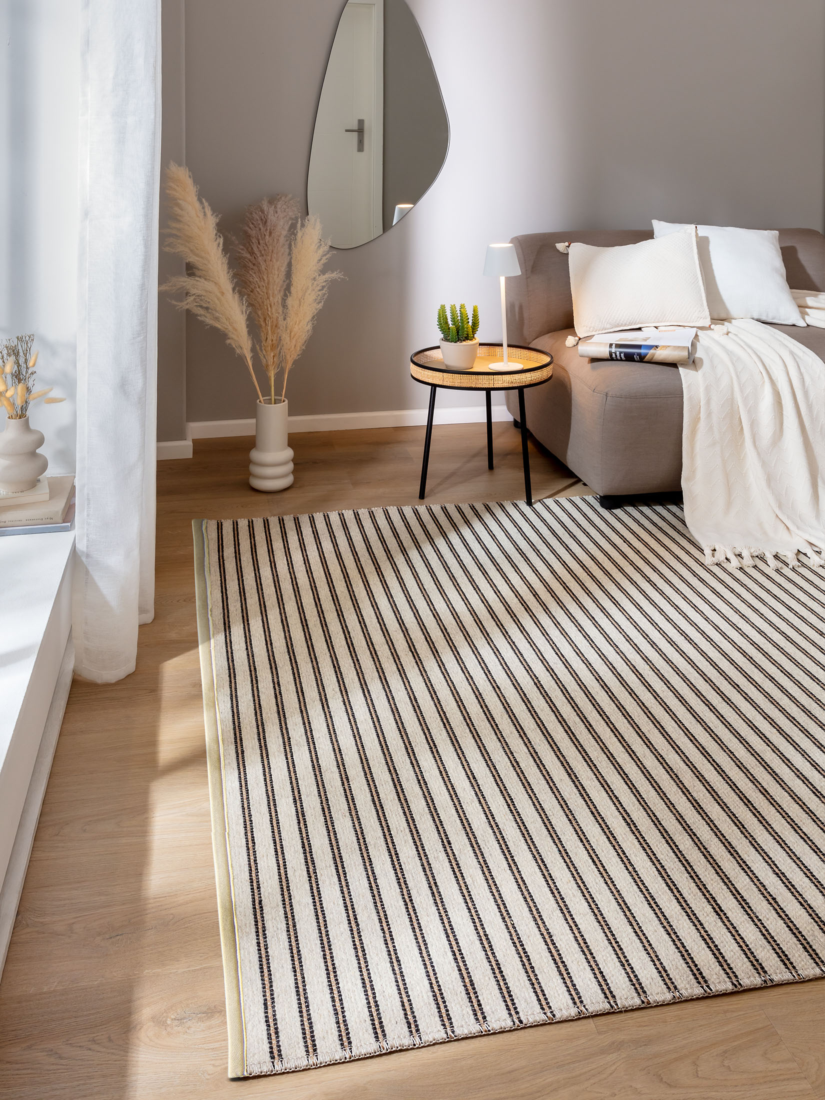 Svansbjerg Moderner Teppich, Creme/Schwarz
