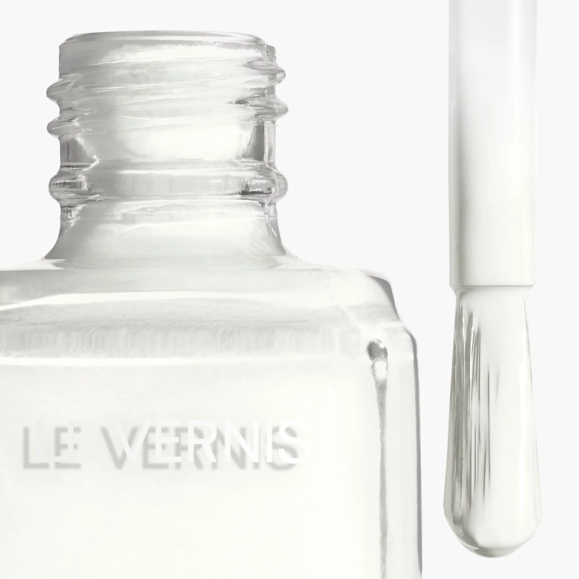 LE VERNIS - COLOR Y BRILLO DURADEROS